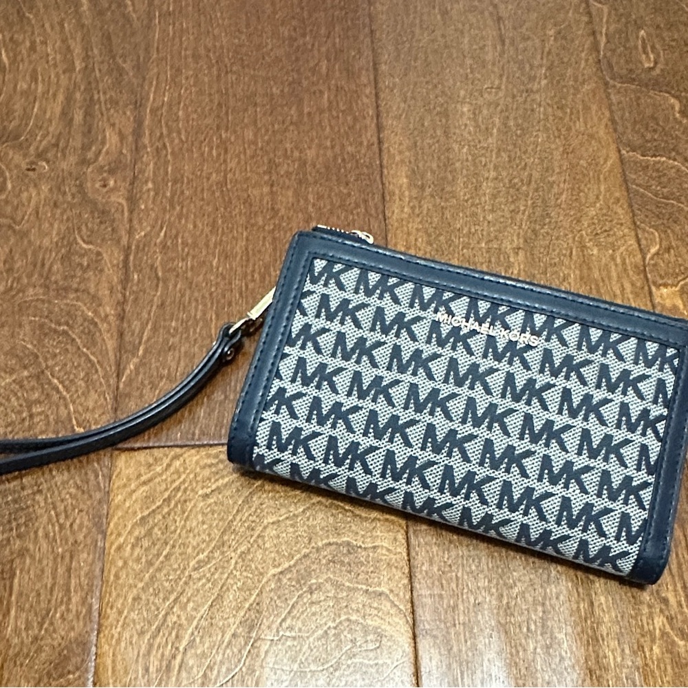 Michael Kors Black and Gray Wristlet